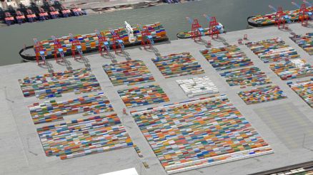 Screenshot of CHESSCON Life View. Digital replica of a container terminal.